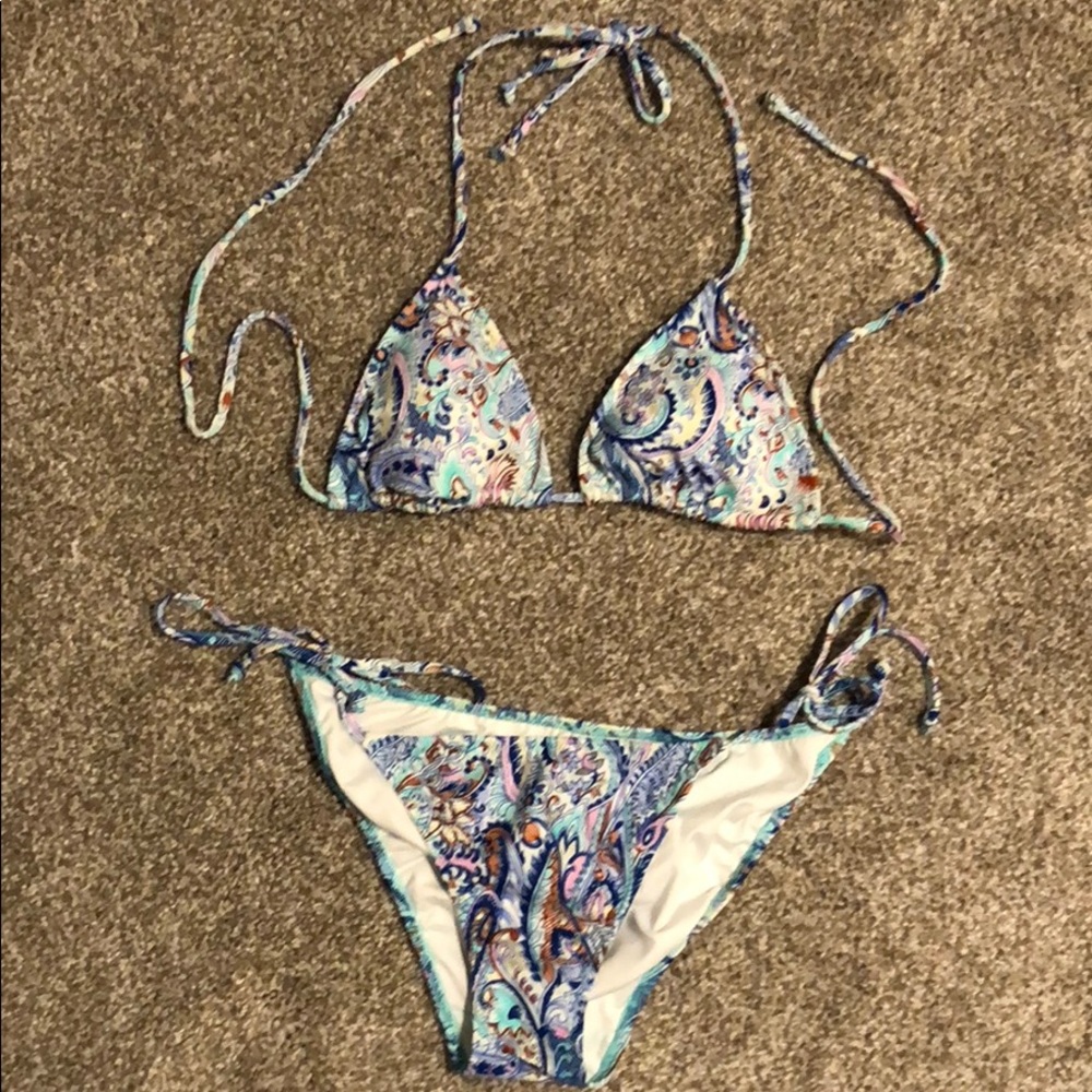 Victoria’s Secret bikini set
